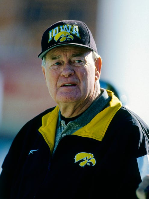 Iowa Hawkeyes head coach Hayden Fry prior to a game during the 1998 season, his last at Iowa.