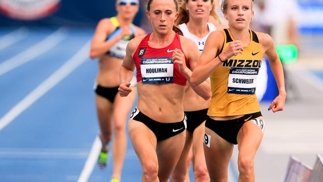 Shelby Houlihan and Karissa Schweizer battle for the lead in the Women's 5000M Final at the 2018 USATF Outdoor Championships Sunday, June 24, 2018.