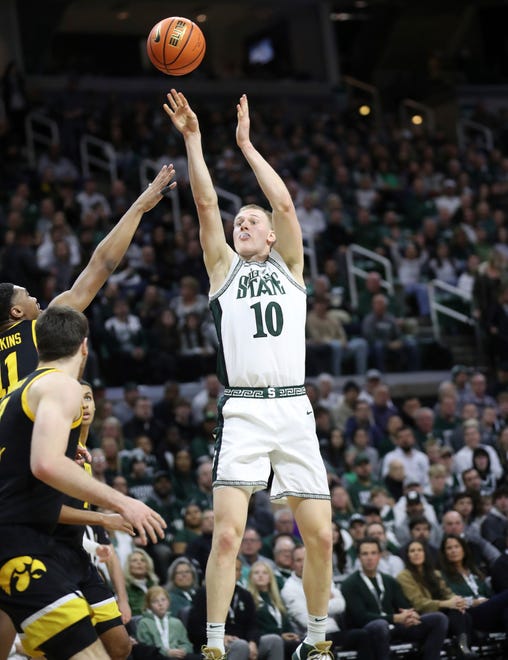 Michigan State Spartans forward Joey Hauser (10) scores against the Iowa Hawkeyes during first half action Thursday, January 26, 2023.